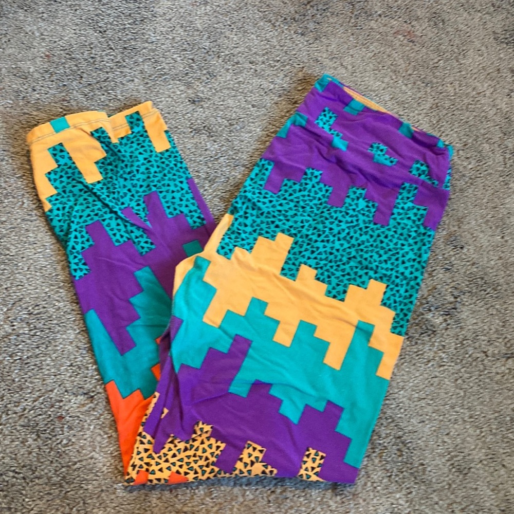 Fun odd leggings